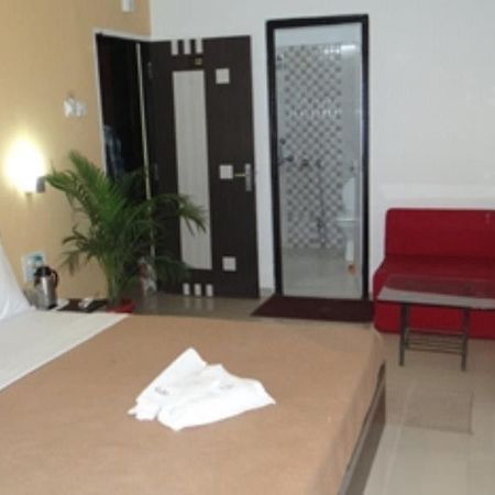 Linear Inn Indore Bagian luar foto