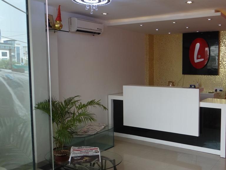 Linear Inn Indore Bagian luar foto