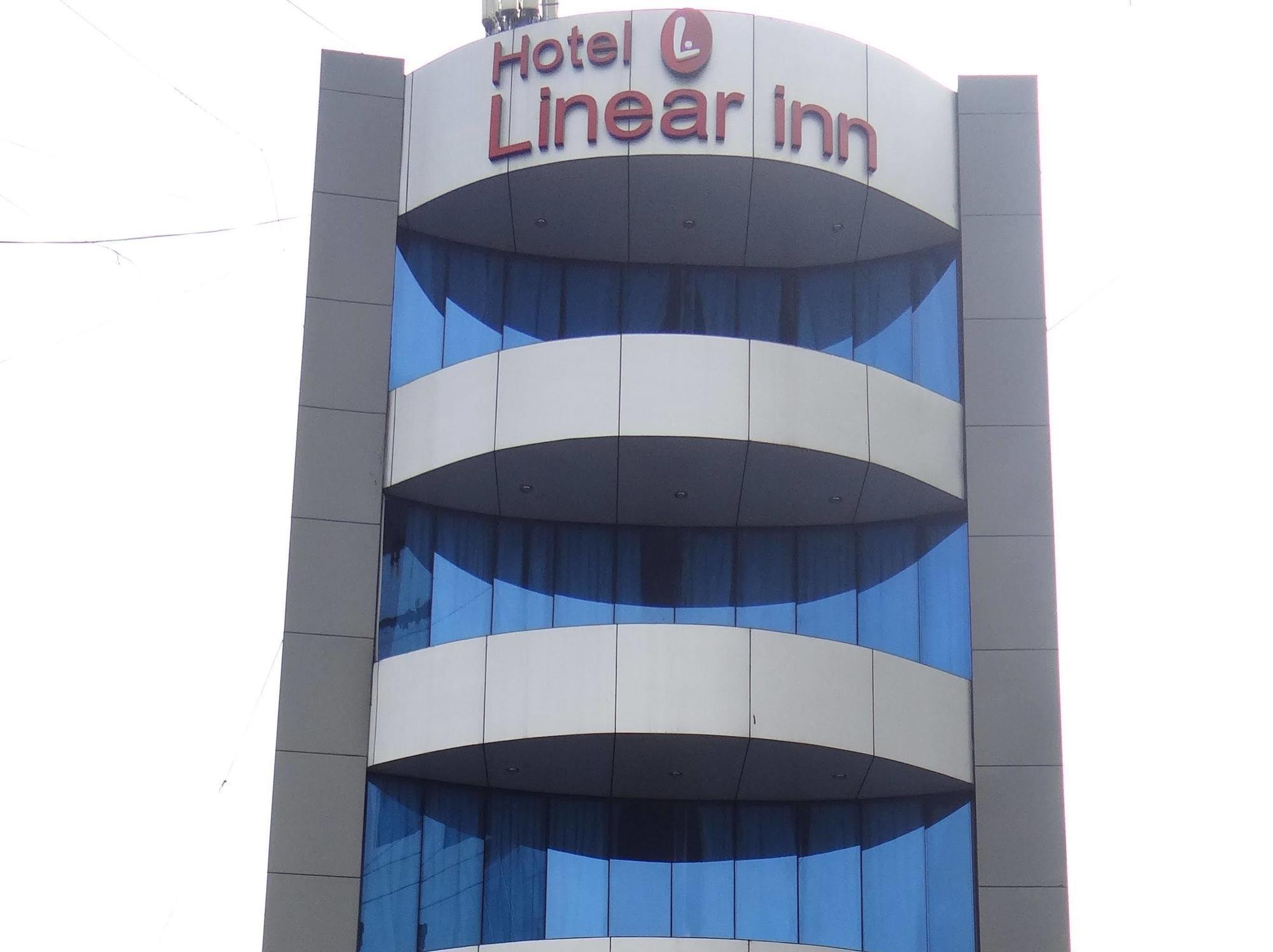 Linear Inn Indore Bagian luar foto